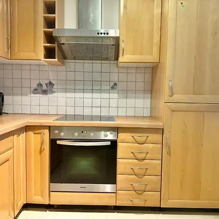 90 M2 Maisonette With Free Parking * Vienna