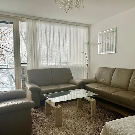 90 M2 Maisonette With Free Parking *