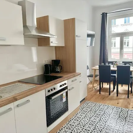 Stylish & Renovated With Free Parking * Vienna