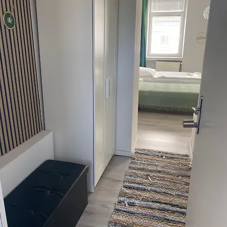 Lizzi 3* Vienna
