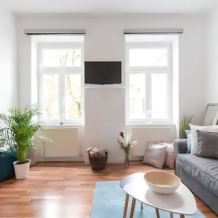 Apartment Relocation Or Expats, Only Long Term Stay! 2 Min To U4 Rossauer Laende