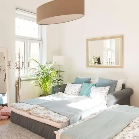 Relocation Or Expats, Only Long Term Stay! 2 Min To U4 Rossauer Laende