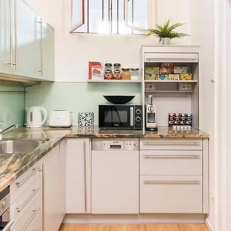 Apartment Relocation Or Expats, Only Long Term Stay! 2 Min To U4 Rossauer Laende