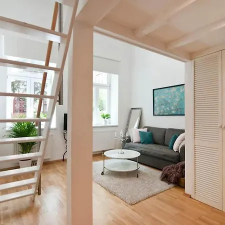 Relocation Or Expats, Only Long Term Stay! 2 Min To U4 Rossauer Laende Apartment