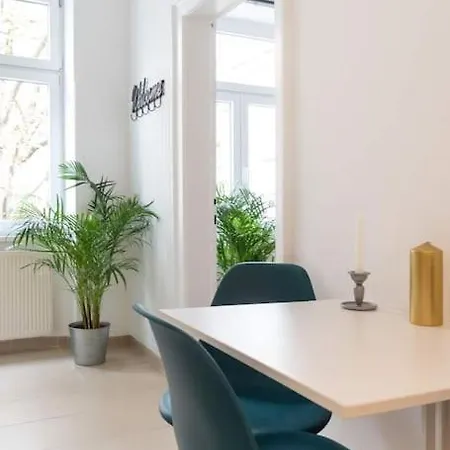 Apartment Relocation Or Expats, Only Long Term Stay! 2 Min To U4 Rossauer Laende *