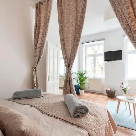Apartment Relocation Or Expats, Only Long Term Stay! 2 Min To U4 Rossauer Laende Vienna