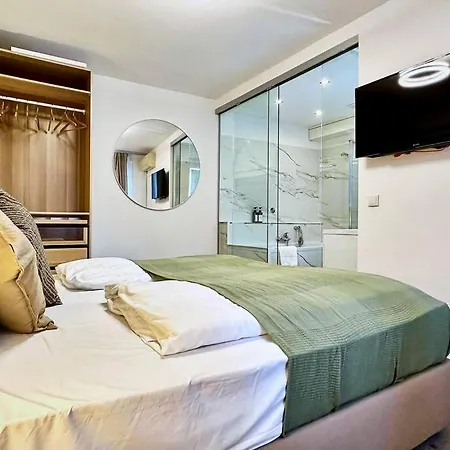 Inner I Walk To Stephansdom I Designer Flat