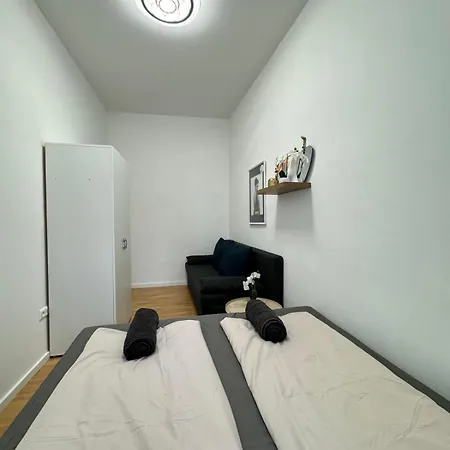 10 Bedroom For Groups, 8-min To Rathausplatz * Vienna