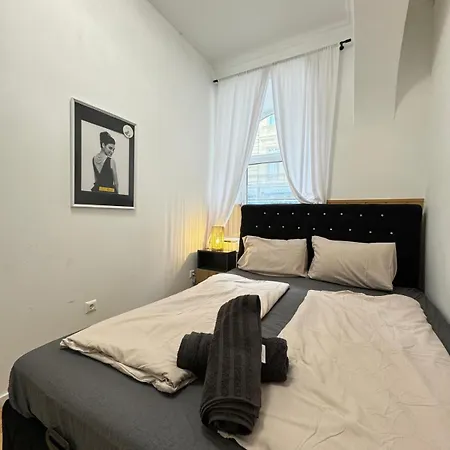 10 Bedroom For Groups, 8-min To Rathausplatz *