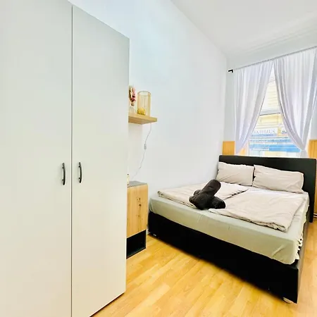 10 Bedroom For Groups, 8-min To Rathausplatz *