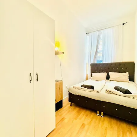 10 Bedroom For Groups, 8-min To Rathausplatz *