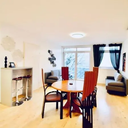 Lovely 2br And 1lr Apt, Up To 10p, Very Central Apartment *
