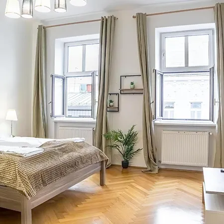 Apartment Comfortable 2br Apt.-near Wiener Stadthalle