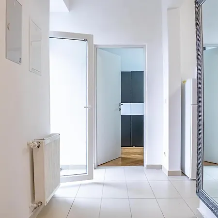 Comfortable 2br Apt.-near Wiener Stadthalle Apartment Vienna