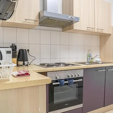 Comfortable 2br Apt.-near Wiener Stadthalle Vienna