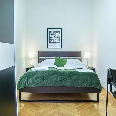 Comfortable 2br Apt.-near Wiener Stadthalle * Vienna
