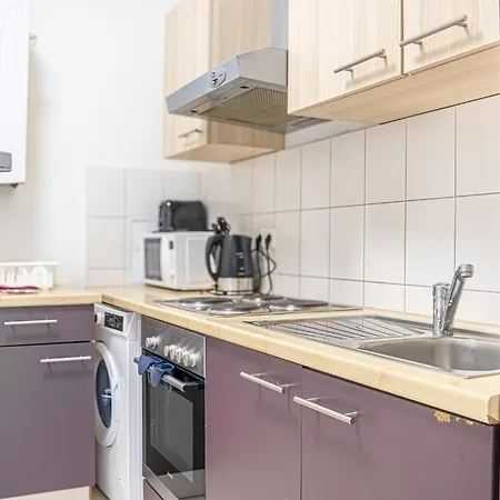 Apartment Comfortable 2br Apt.-near Wiener Stadthalle Vienna