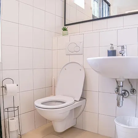 Comfortable 2br Apt.-near Wiener Stadthalle *