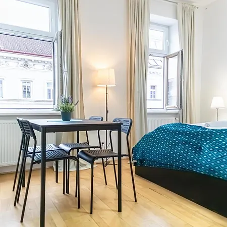 Elegant 2br Apt.@wiener Stadthalle/central Located Apartment Vienna