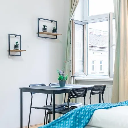 Elegant 2br Apt.@wiener Stadthalle/central Located * Vienna
