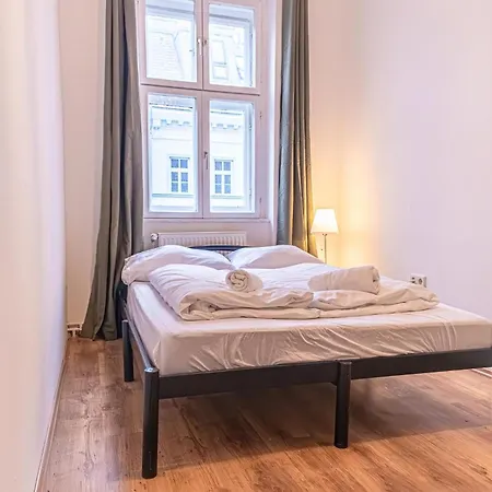 Apartment Spacious 2br -near Wiener Stadthalle Burggassewiener Well Located *