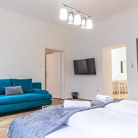 Spacious 2br -near Wiener Stadthalle Burggassewiener Well Located * Vienna