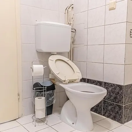 Spacious 2br -near Wiener Stadthalle Burggassewiener Well Located Apartment Vienna