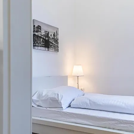 Spacious 2br -near Wiener Stadthalle Burggassewiener Well Located * Vienna