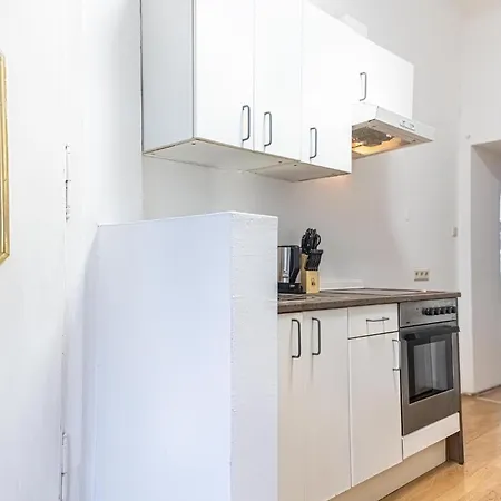 Spacious 2br -near Wiener Stadthalle Burggassewiener Well Located Apartment Vienna