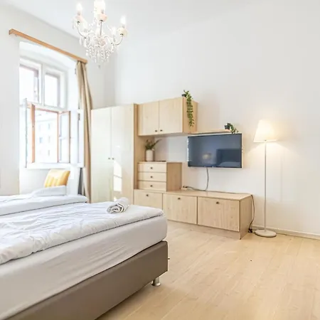8 Min Walk To Wiener Stadthalle, Stylish 1br Vienna