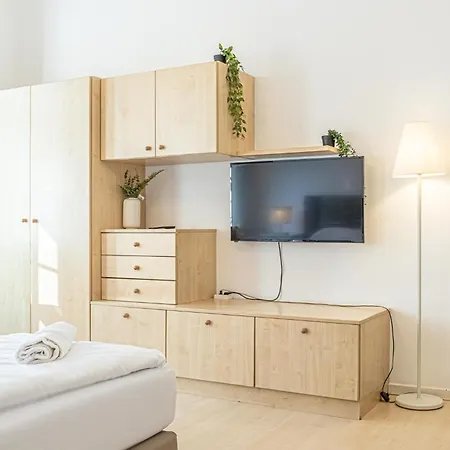 8 Min Walk To Wiener Stadthalle, Stylish 1br * Vienna