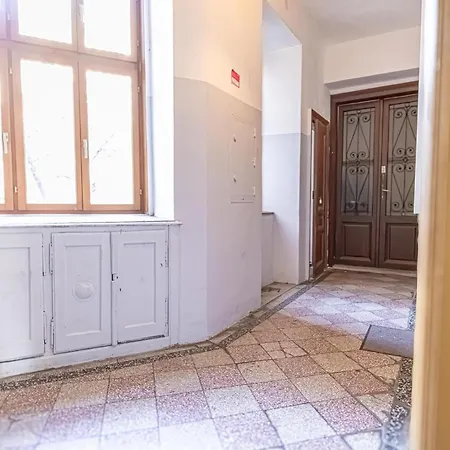 Apartment 8 Min Walk To Wiener Stadthalle, Stylish 1br *