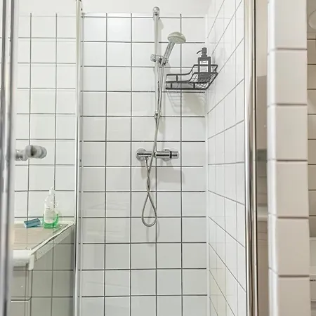8 Min Walk To Wiener Stadthalle, Stylish 1br * Vienna