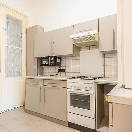 8 Min Walk To Wiener Stadthalle, Stylish 1br Apartment Vienna