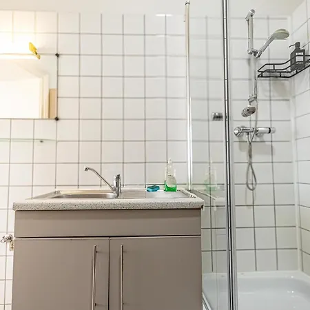 Apartment 8 Min Walk To Wiener Stadthalle, Stylish 1br