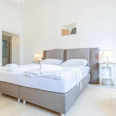 8 Min Walk To Wiener Stadthalle, Stylish 1br