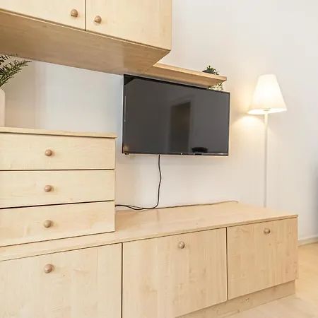8 Min Walk To Wiener Stadthalle, Stylish 1br