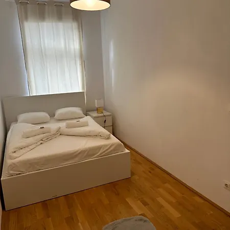 Cozy Three-room 14 * Vienna