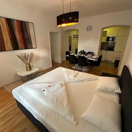 Cozy Three-room 14 Apartment