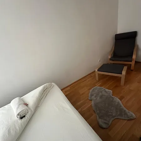 Cozy Three-room 14 Apartment
