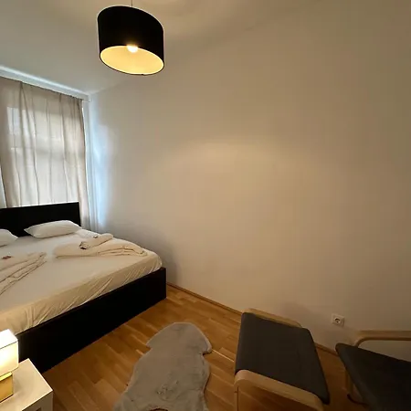 Cozy Three-room 14 Apartment Vienna