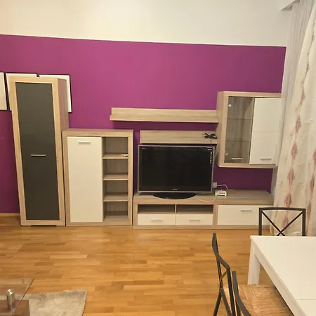 1080 Apartment