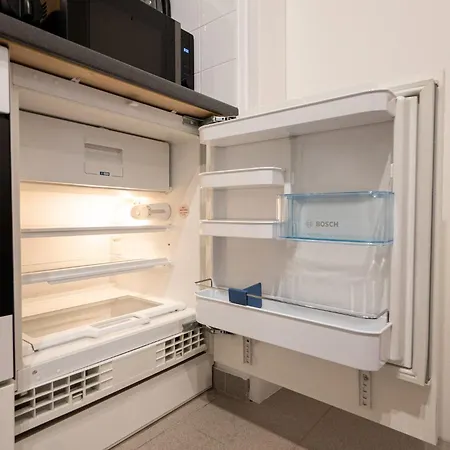 Spacious In Prime Location With Queen Bed