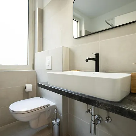 Spacious In Prime Location With Queen Bed Apartment Vienna