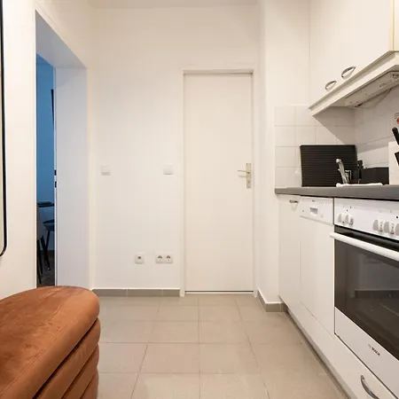 Spacious In Prime Location With Queen Bed