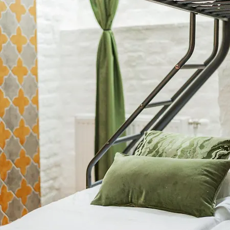 Bloom By Home1 Hostel