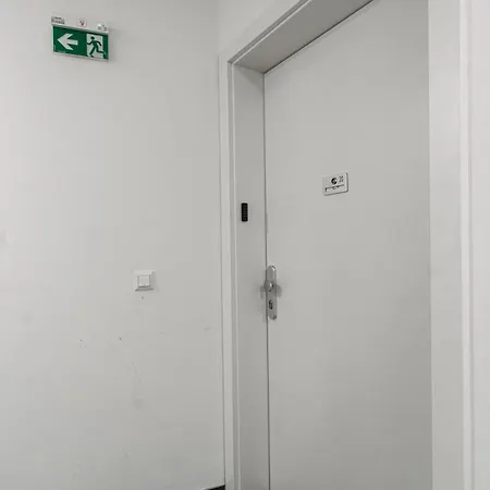 Free Parking I Balcony I 5 Min To Train Station Apartment Vienna