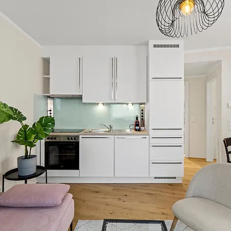 Apartment Free Parking I Balcony I 5 Min To Train Station Vienna
