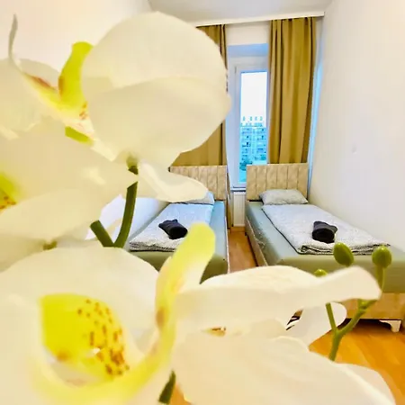 Bright 5br W Great Transport Link Apartment Vienna