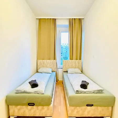 Apartment Bright 5br W Great Transport Link
